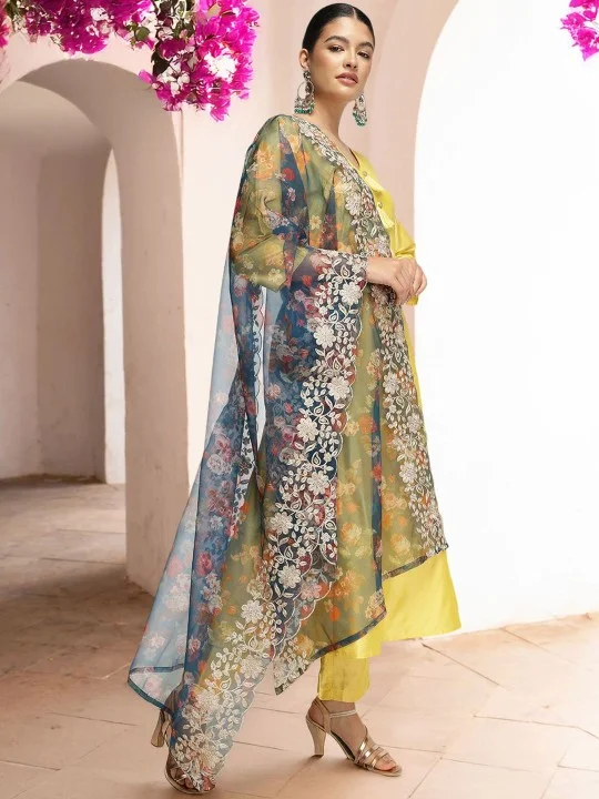 ISHIN Women'S Yellow Polyester Blend Embellished Tunic Full Length Pleat Front Straight Fit Kurta Set