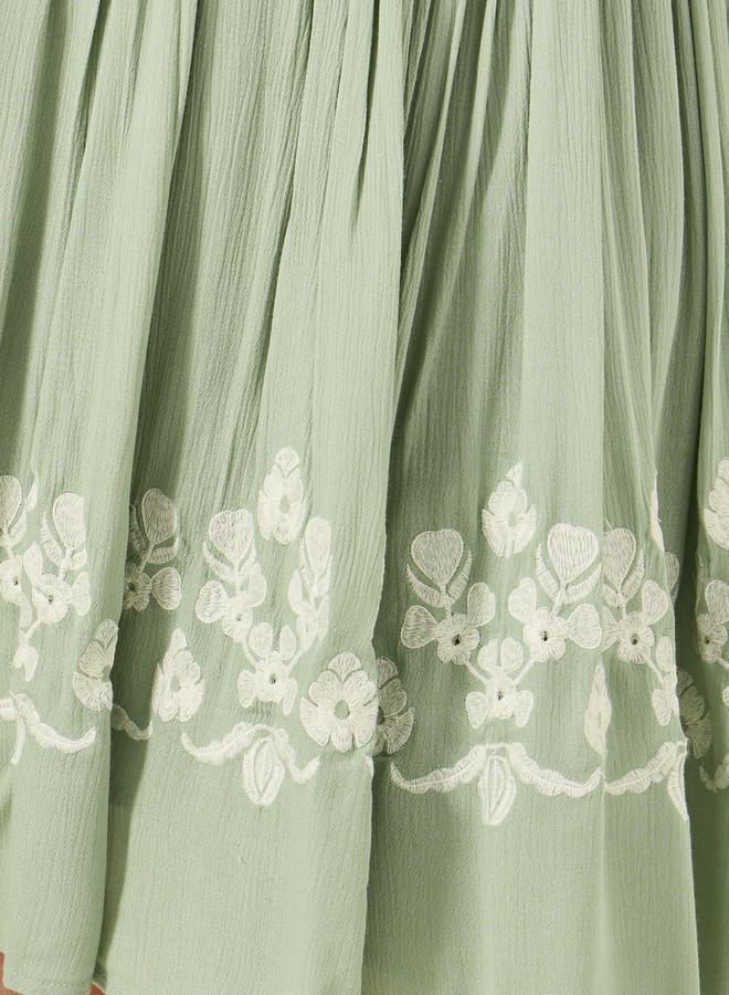 Styli Plus Size Embroidered Gathered Midi Skirt  - Image 3