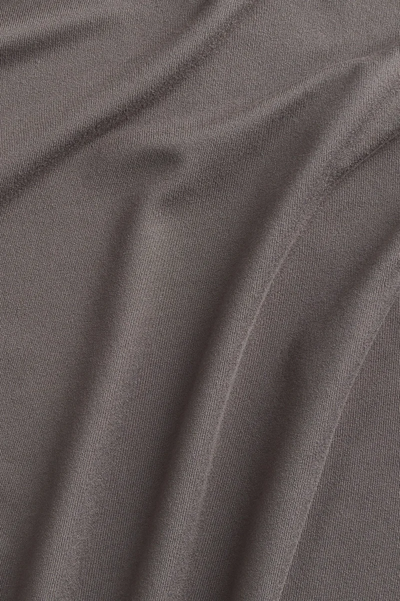 اتش اند ام بلوزة بقبة عالية