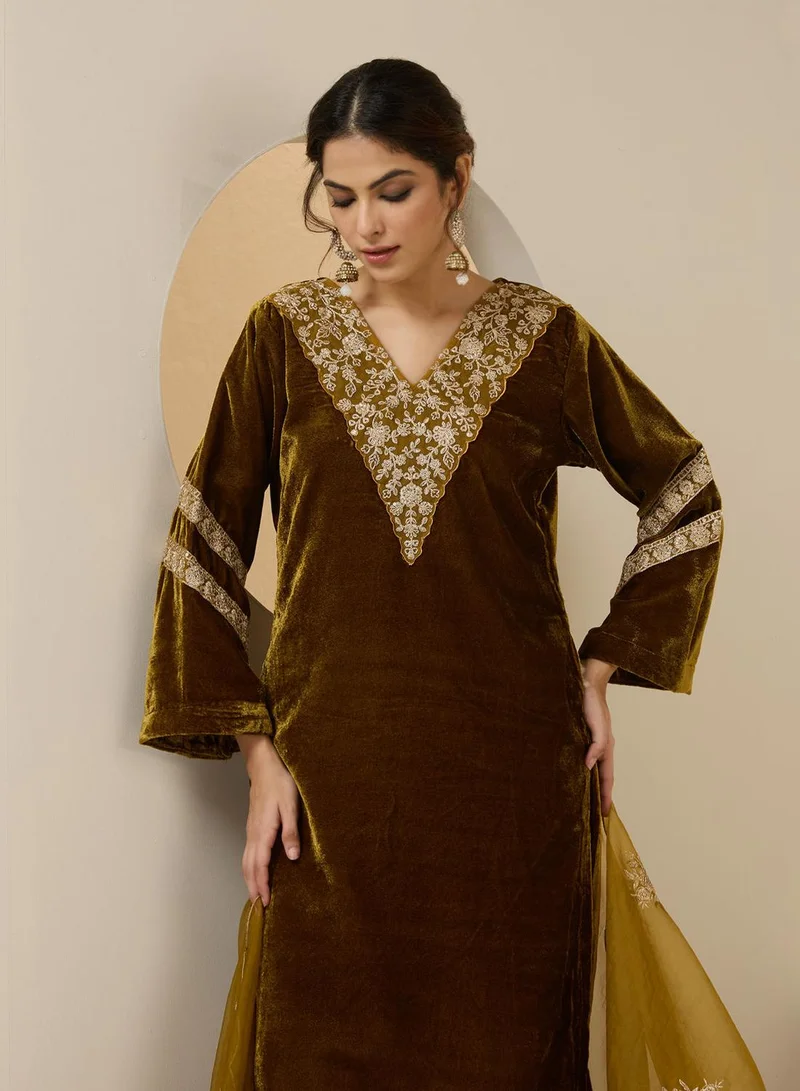 ISHIN Women's Beige Velvet Embroidered Tunic Full Length Casual Straight Fit Kurta Set
