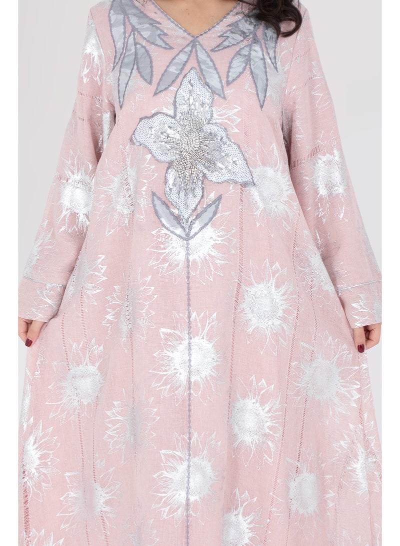 اكسا جلابية بتصميم كلاسيكي بنقوش فضية وردية - Image 2