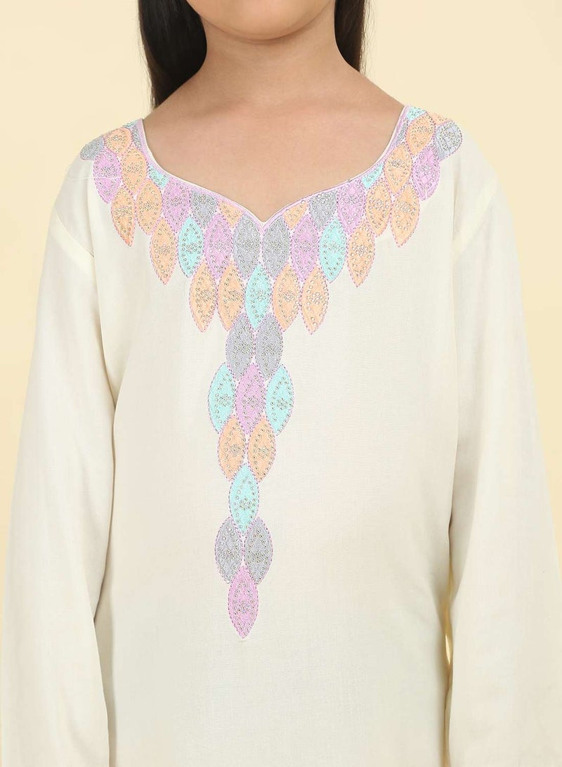 HANA & SARA Luxury Hand-Embroidered Girls Arabic Jalabiya - Image 4