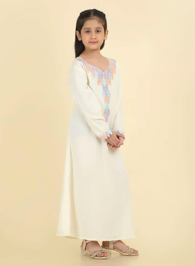 HANA & SARA Luxury Hand-Embroidered Girls Arabic Jalabiya - Image 5