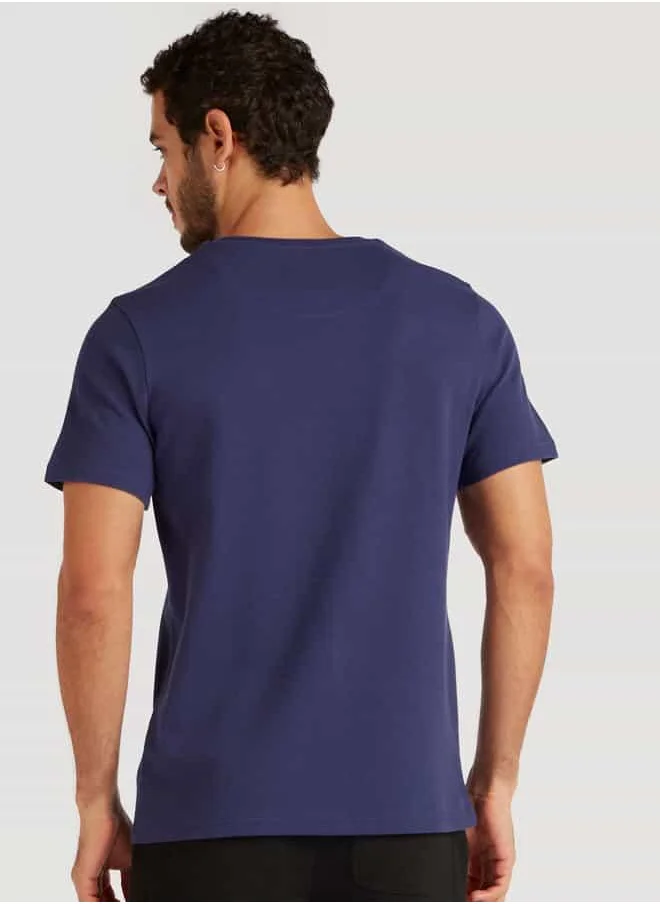 Iconic Iconic Textured Slim Fit T-shirt with Crew Neck and Short Sleeves