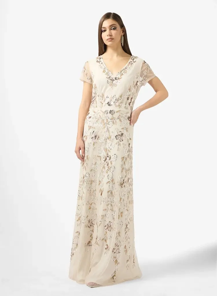 فروك اند فرل فستان ماكسي بأكمام الجرس المزينة