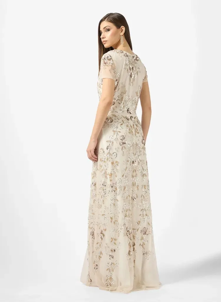 فروك اند فرل فستان ماكسي بأكمام الجرس المزينة