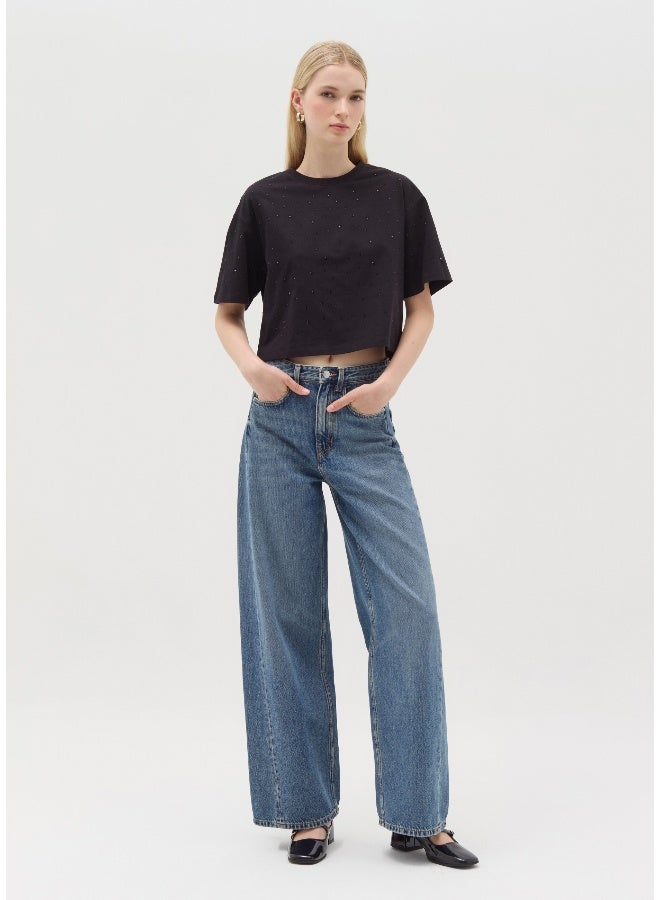 او في اس تيشيرت قطني بزخارف من الراين - Image 1