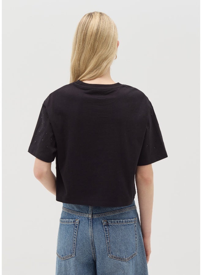 او في اس تيشيرت قطني بزخارف من الراين - Image 3