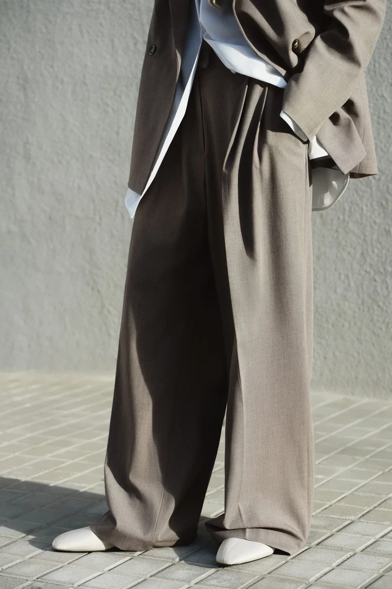 اتش اند ام بنطلون من القماش