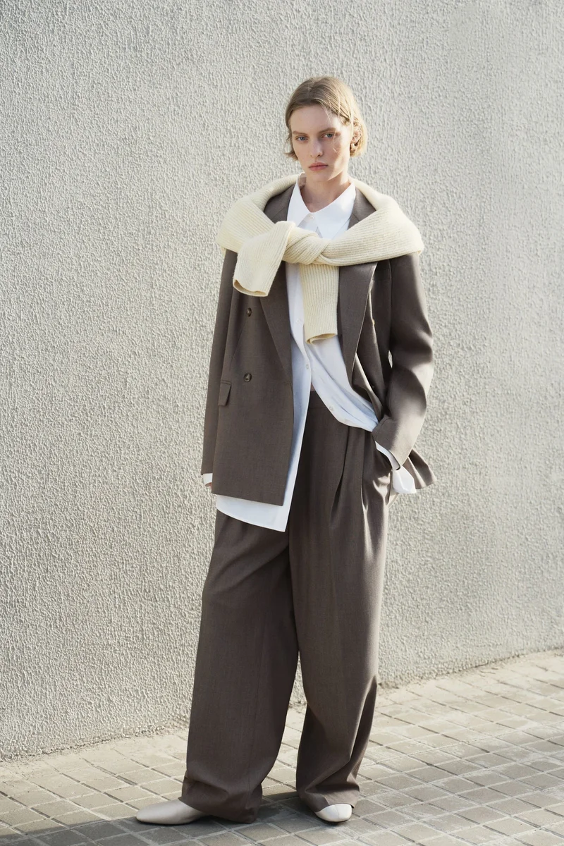 اتش اند ام بنطلون من القماش