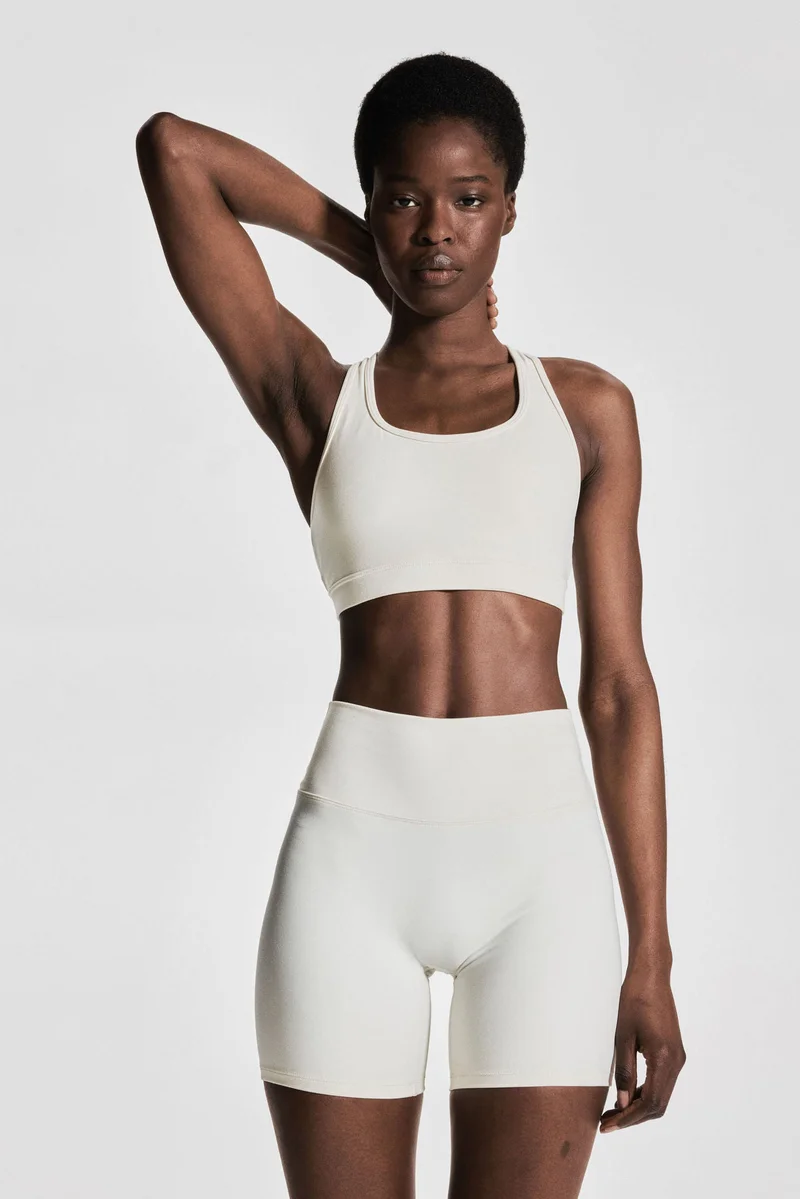 اتش اند ام Medium Support Sports bra with SoftMove™