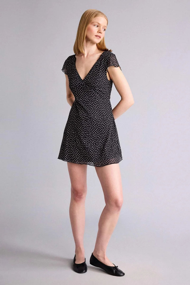 ديفاكتو V-Neck Polka Dot Mini Dress
