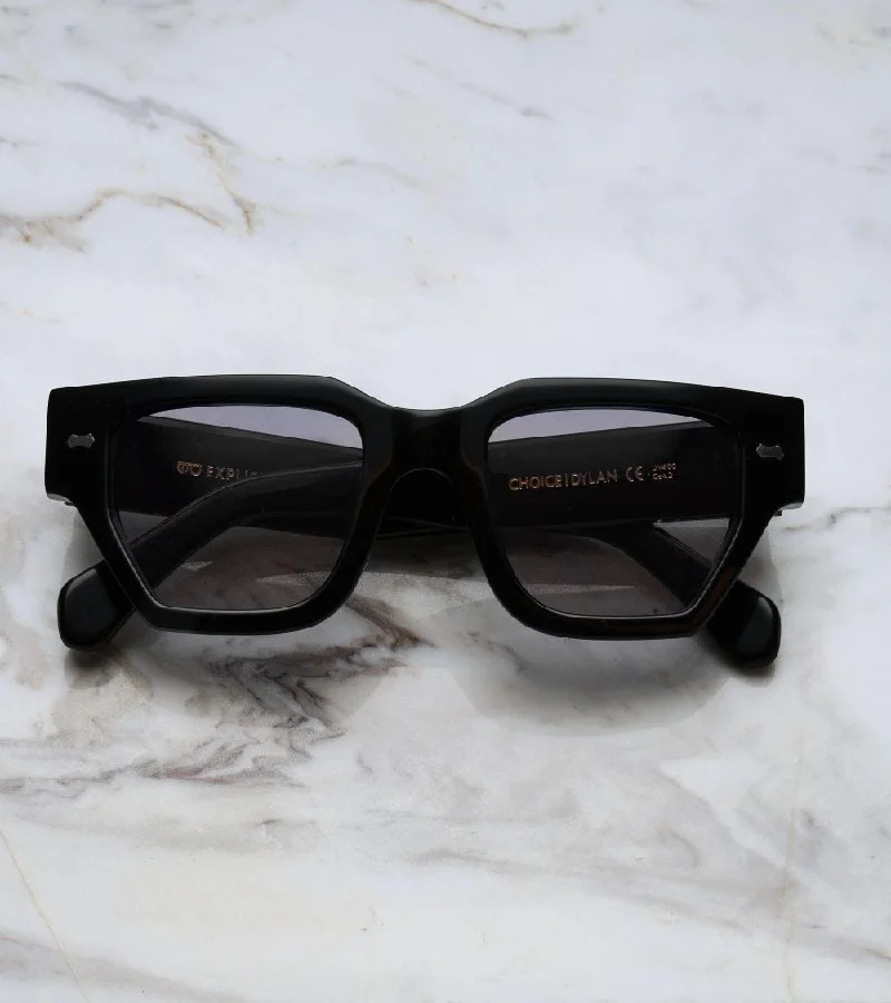  اكسبليست باوتس نظارات شمسية أنيقة للجنسين من إكسبليست بووتس، ديلان، أسود - رمادي