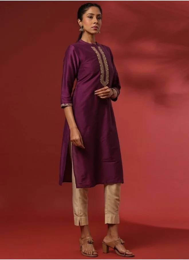 أبهشتي straight embroidered kurta- violet