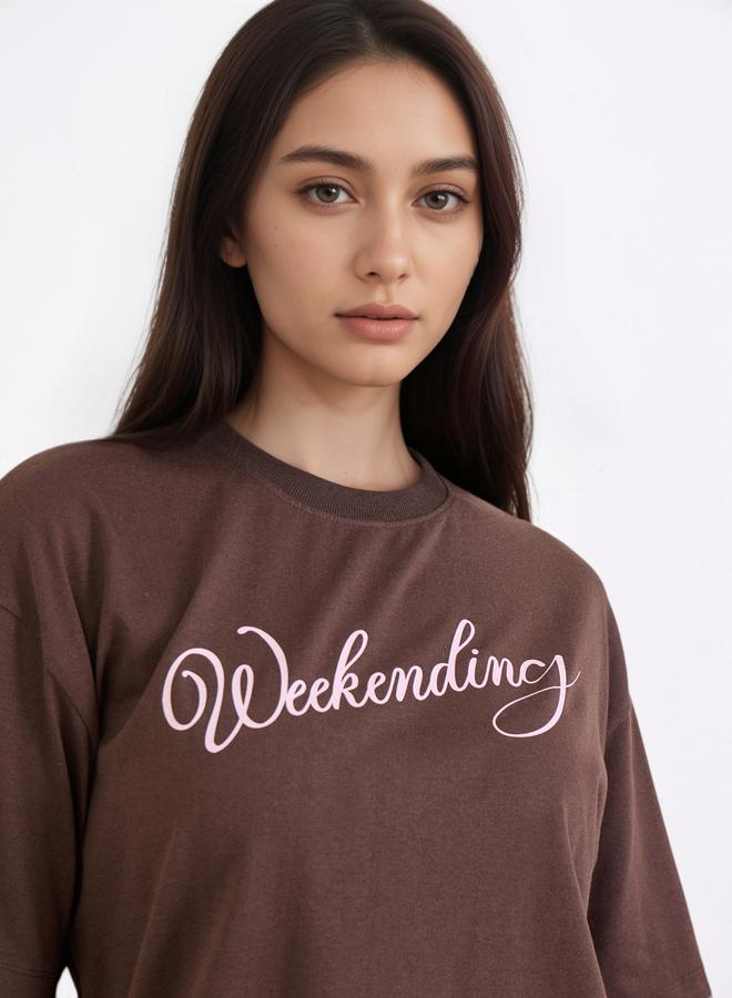 Styli Brown Oversized Weekending Slogan T-Shirt - Image 2
