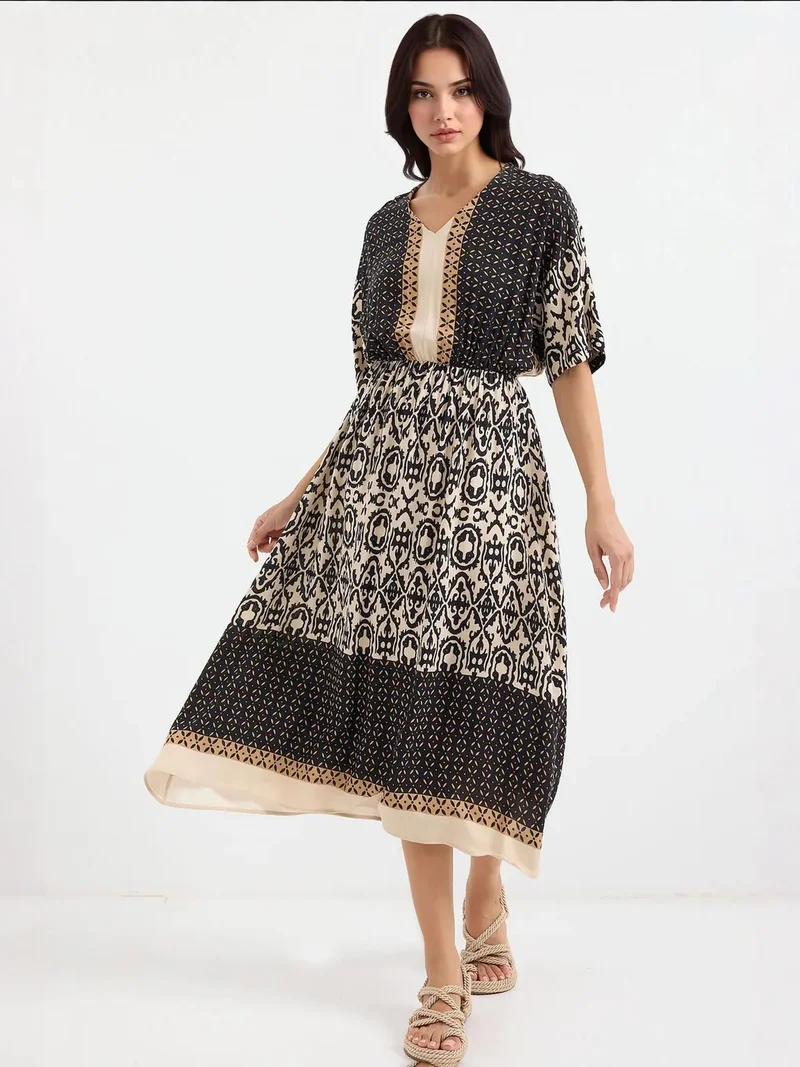 بيغ دارت فستان ميدي بنقوش وياقة على شكل حرف  وبطانة