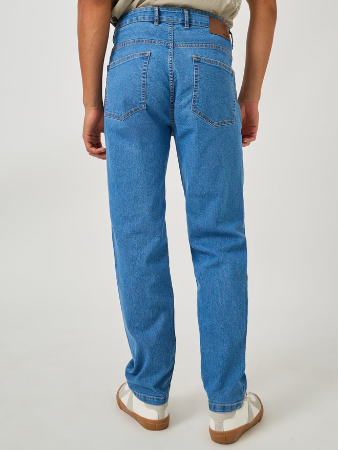 Styli Styli Mid Rise Five-Pocket Style Slim Fit Jeans  - Image 4