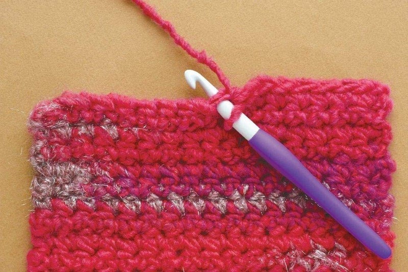 Clover 1045/G Purple Amour Crochet Hook, Size G, 4.0mm - Image 2
