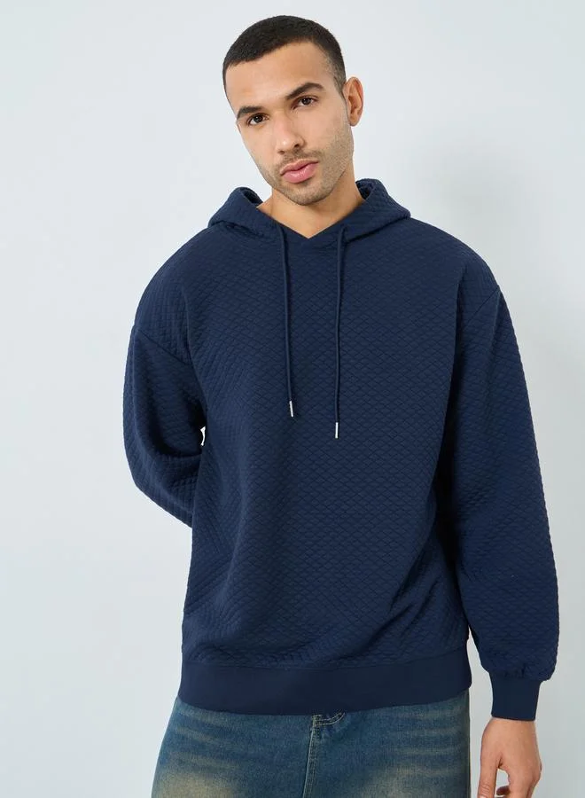 Styli Styli Men Navy Textured Oversized Hoodie