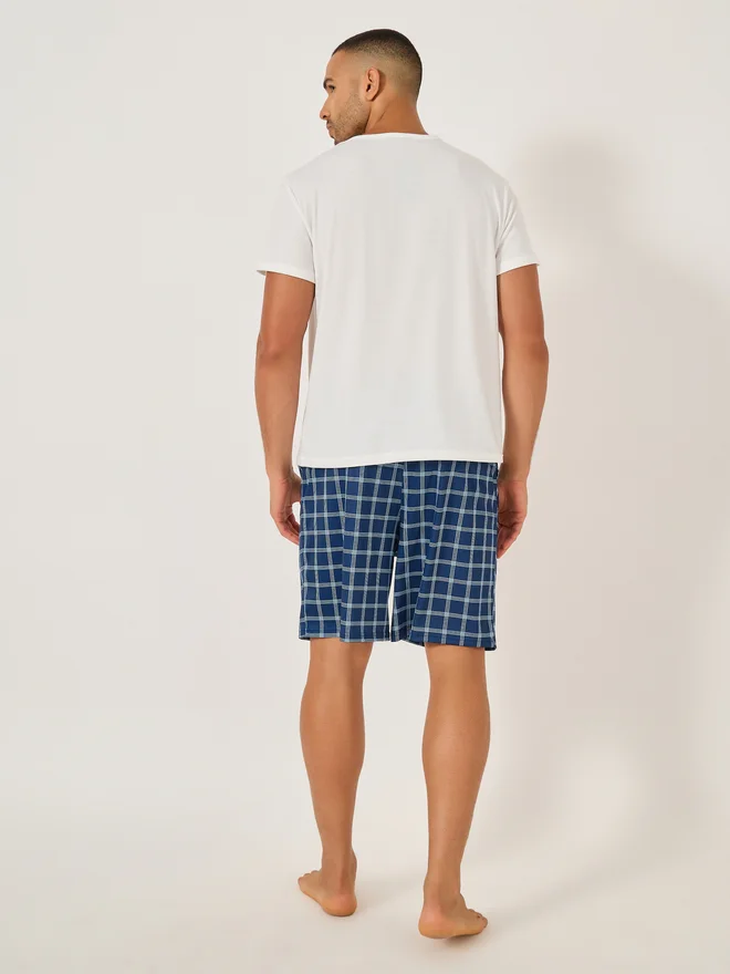 Styli Styli Unwind Solid Contrast Pocket Detail T-Shirt and Checked Shorts Set