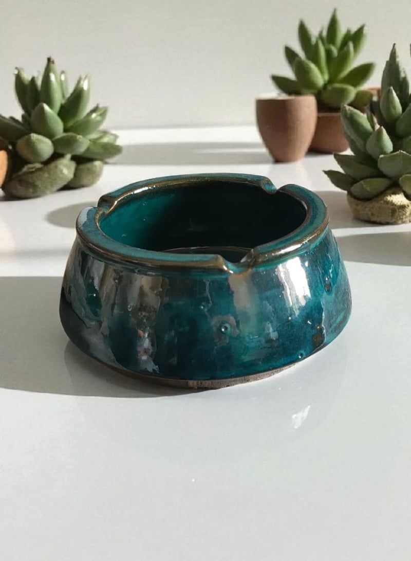 color zone pottery A distinctive ashtray made of pottery and porcelain. - Image 1