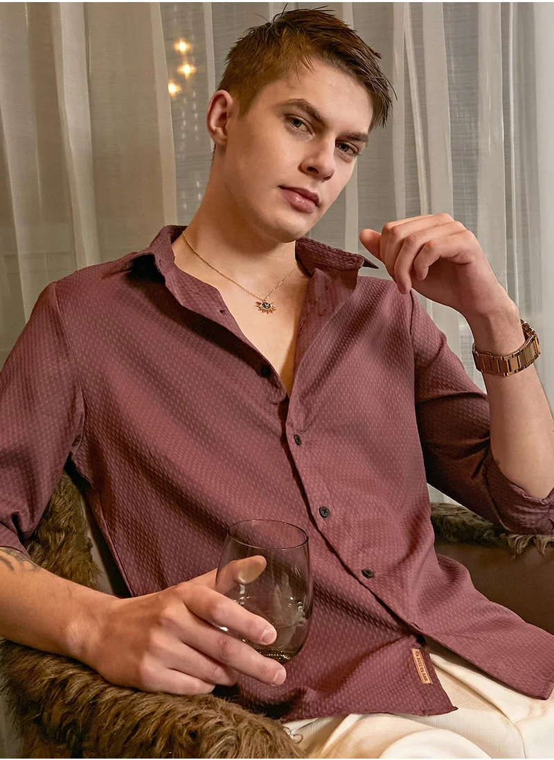 كامبوس سوترا Men's Wine Red Motif -Tactile Shirt