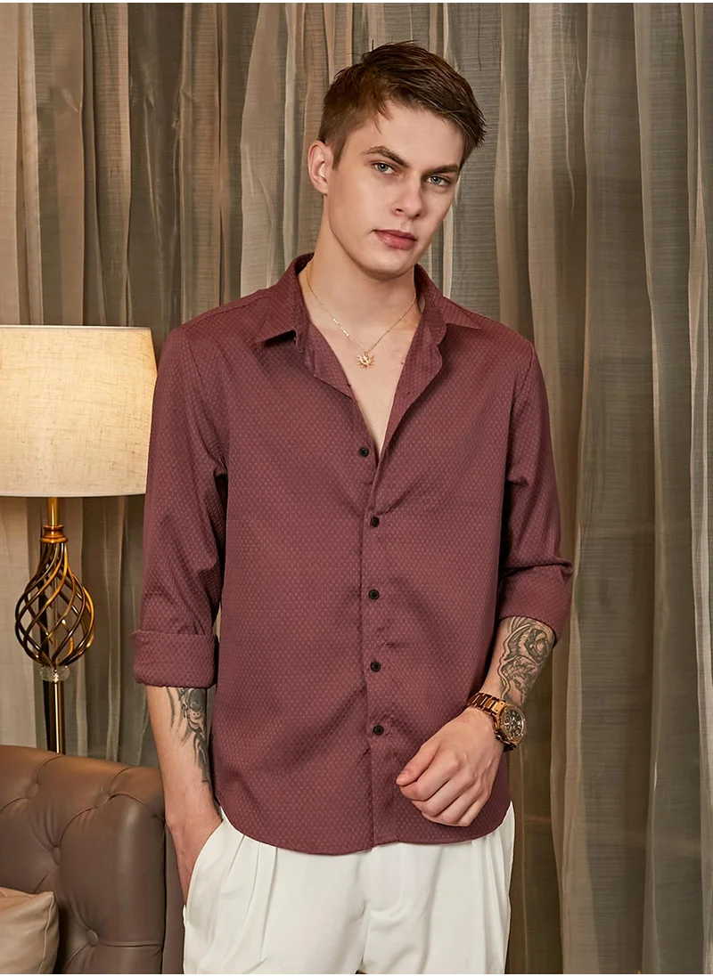 كامبوس سوترا Men's Wine Red Motif -Tactile Shirt