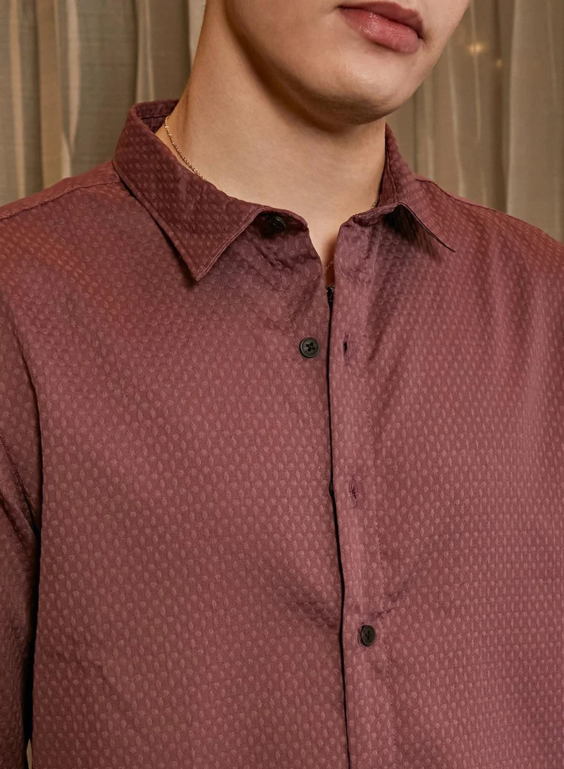 Campus Sutra Men's Wine Red Motif -Tactile Shirt