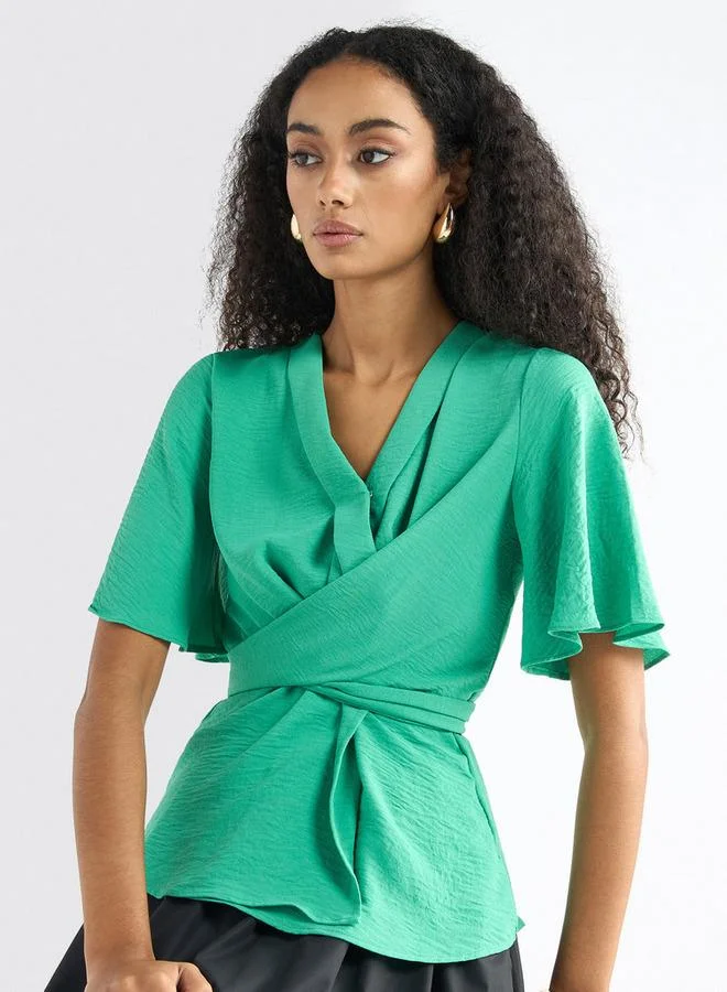 سبلاش فيڤ بلوزة سادة بياقة على شكل حرف  وأكمام مكشكشة وتفاصيل عقدة