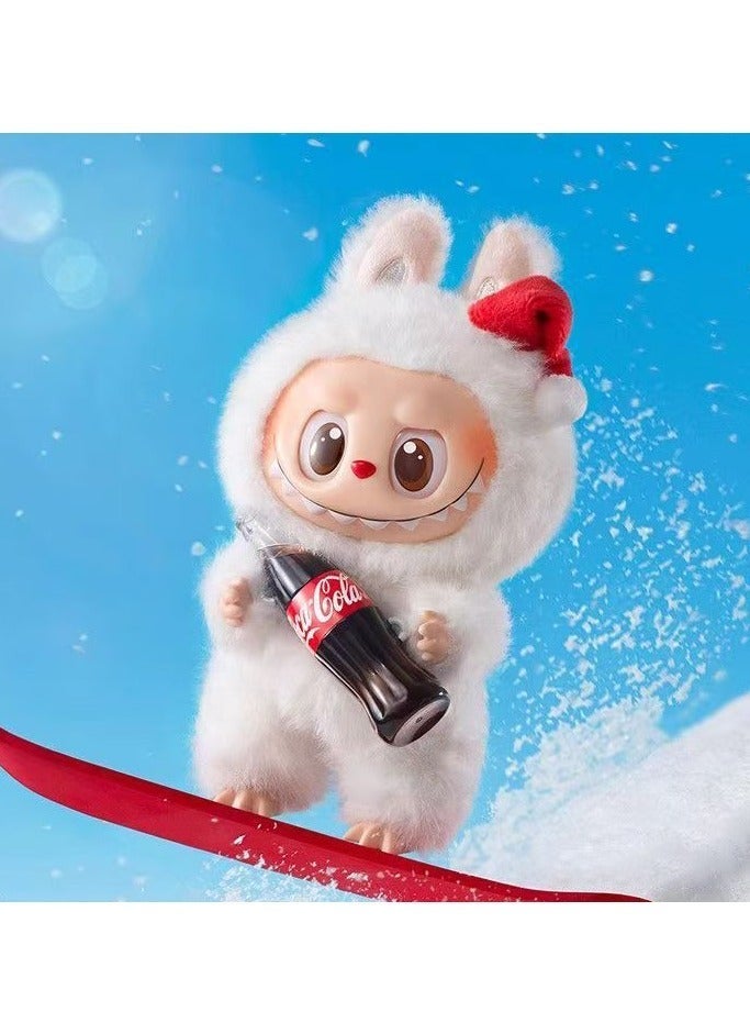 بوب مارت سلسلة الوحوش وكوكا كولا – صندوق مغلق بوجه فينيل. تماثيل/دمى قطيفة عشوائية للجمع. مثالية لتزيين المنزل وكهدية للأطفال في الأعياد/عيد الميلاد/العيد. إصدار الصندوق الفردي. - Image 4