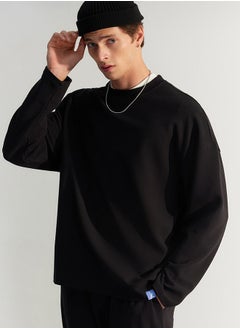 trendyol Black Oversize/Wide Cut Limited Edition Textured Label Detailed Sweatshirt TMNAW24SW00073  - Image 2