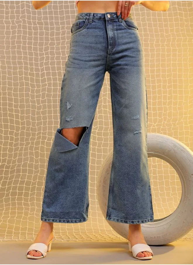 مرفوعة Women Flared Blue Jeans