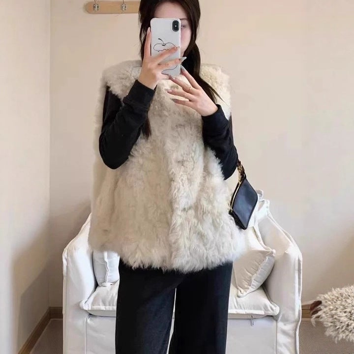 Women's Mid-Length Faux Fur Vest - Image 4