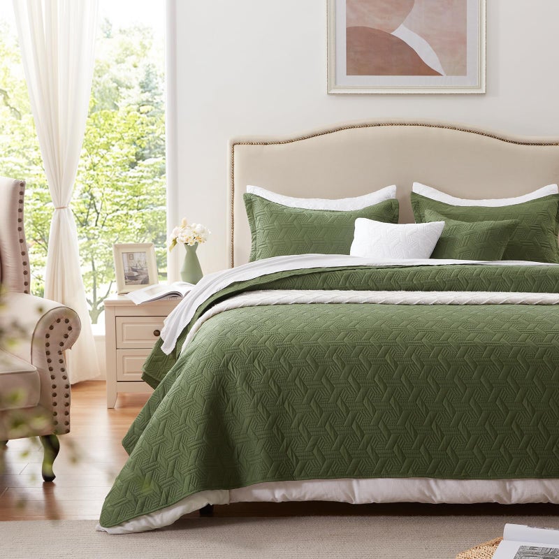 LEAONME Oversized California King Size Quilt Set, Lightweight Olive Green Bedspread-118''x106'', Soft Summer Quilt Bedding Sets for All Seasons-3 Pieces (Includes 1 Quilt, 2 Shams) - Image 2