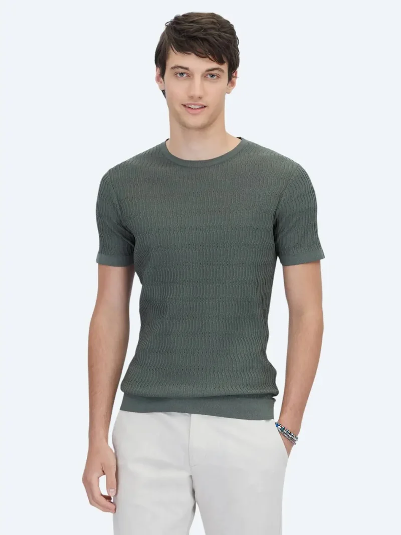 كيب تيشيرت أخضر قصير الأكمام