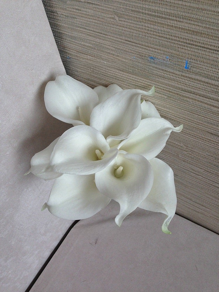 Generic Artificial Mini PU Calla Lily Multiple Colors White heart White 