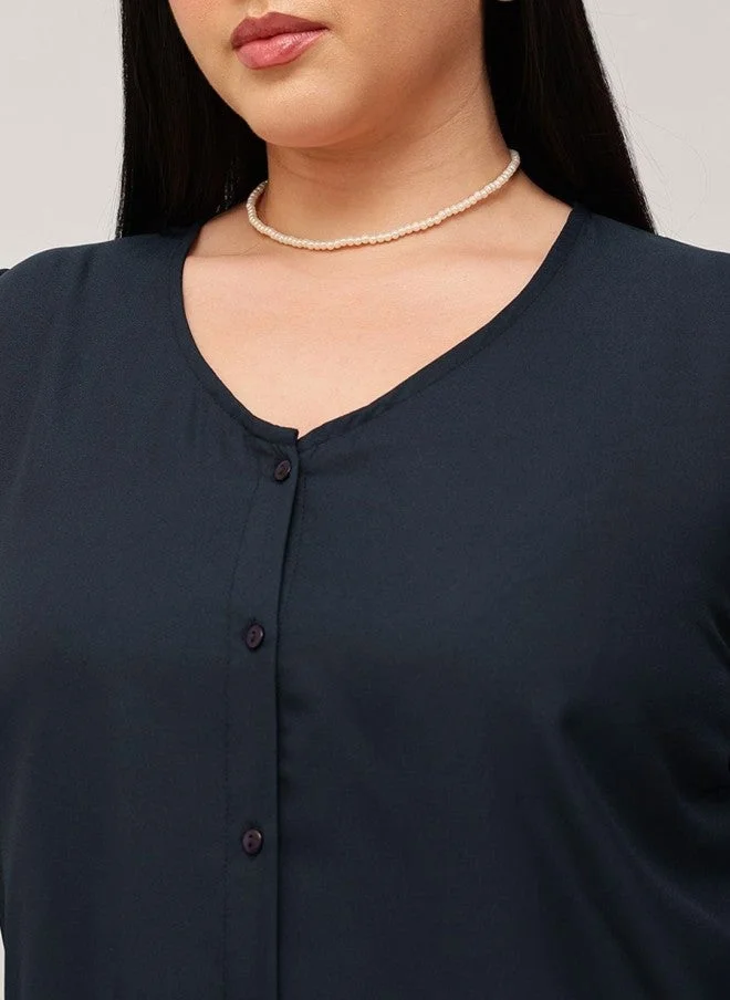 كيرفي ستريت بلوزة نسائية بياقة على شكل حرف  بلون أزرق داكن