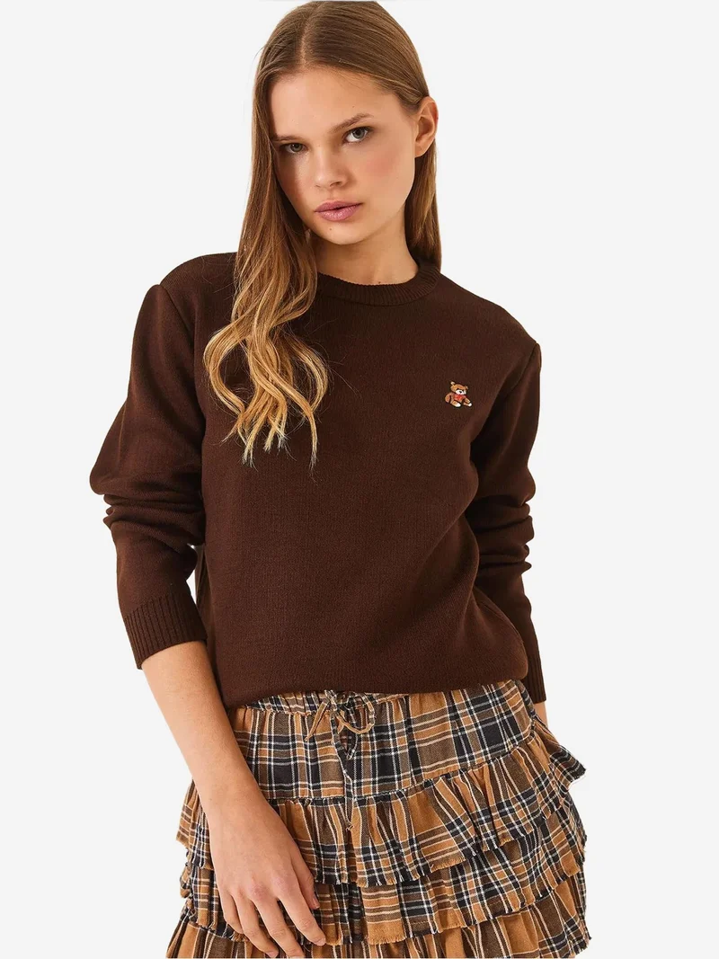 بيانكو لوتشي كنزة بياقة دائرية مطرزة من لوتشي