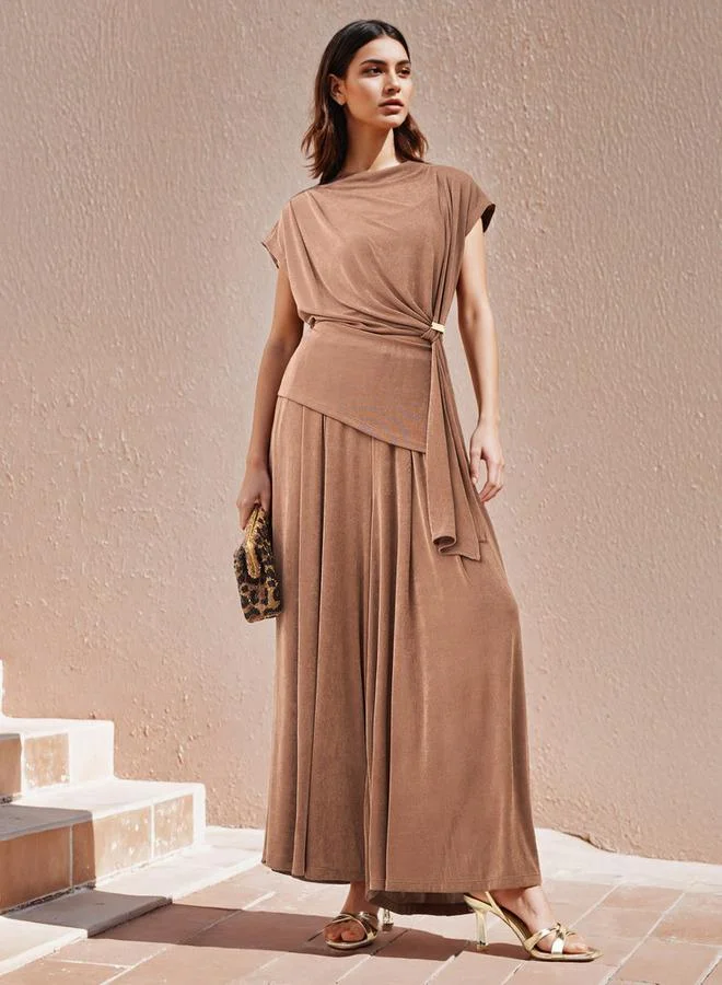 ايكونيك قميص أيقوني بكسرات وزخرفة مشبك