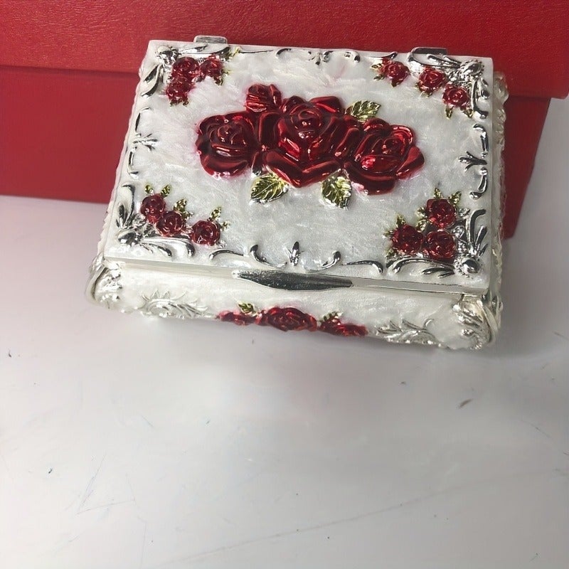 Luxury Retro Jewelry Box with 3D Carving - Elegant Home Decor & Jewelry Storage - Image 4