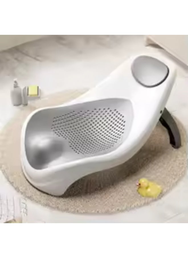 A bath seat for children aged 6 months and above, made of child-safe silicone from Mums Planet, a bathtub for sitting children, an open design bath seat for children aged 6-12 months, a small non-slip bath seat, a small bath seat for children
