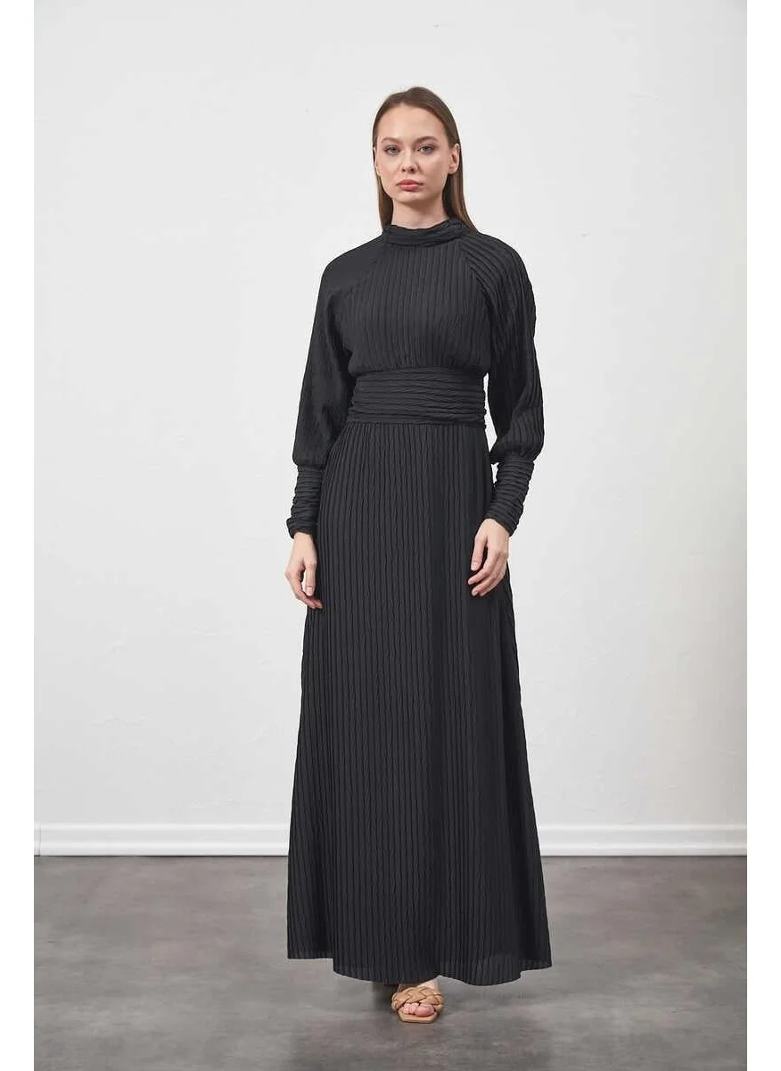 Mevra Pleated Dress Black