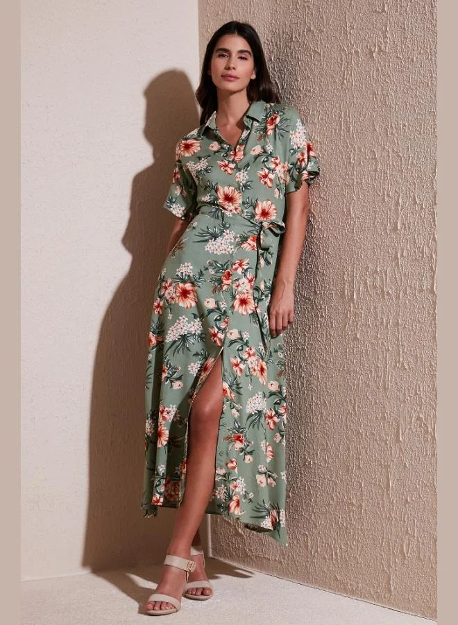 ليلا فستان ماكسي بياقة قميص مشقوق بنقشة ليلا للنساء