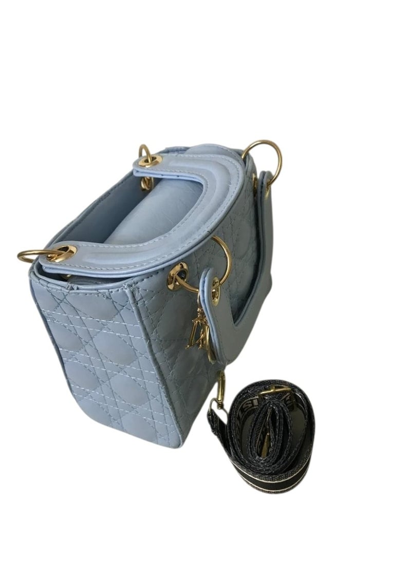 شنطة حريمي صغيرة – جلد صناعي أنيق كروس وهاند - Image 3