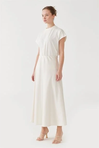 سود كوليكشن Saud Collection Ecru Satin Skirt