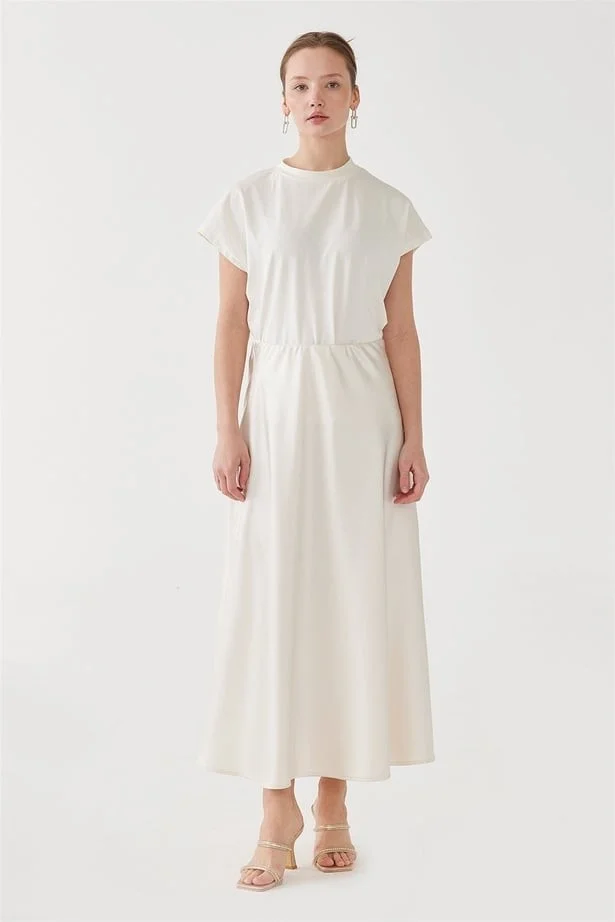سود كوليكشن Saud Collection Ecru Satin Skirt