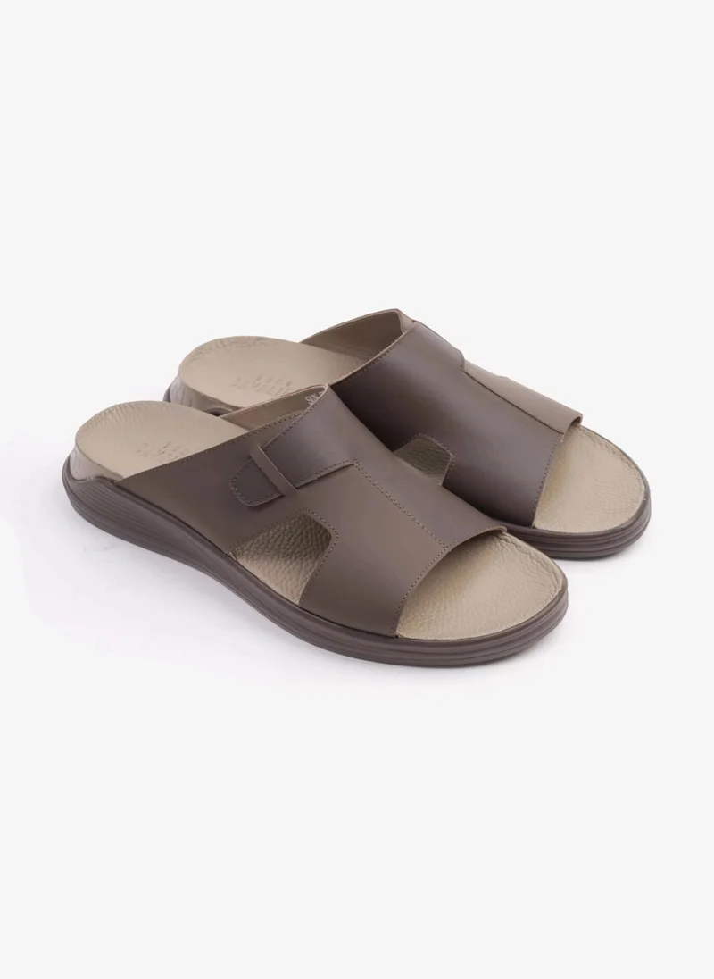 UOMO كافالير UOMO CAVALIER CLASSIC WITH BUCKLE STRAPS SANDALS