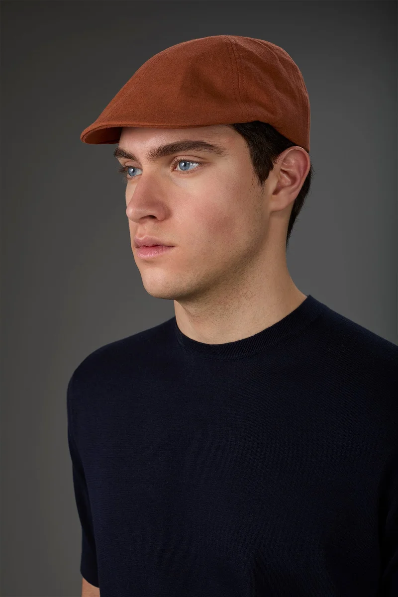 Doppelganger Red Men's flat cap with short semi-hidden peak in linen blend - Brick for Men | Best Price UAE