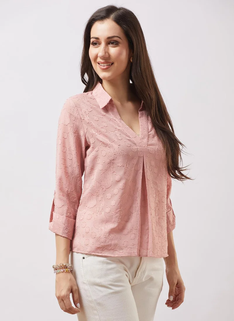 جلو باص بلوزة نسائية وردية بياقة على شكل حرف  وأكمام ملفوفة بتصميم زهور ذاتي