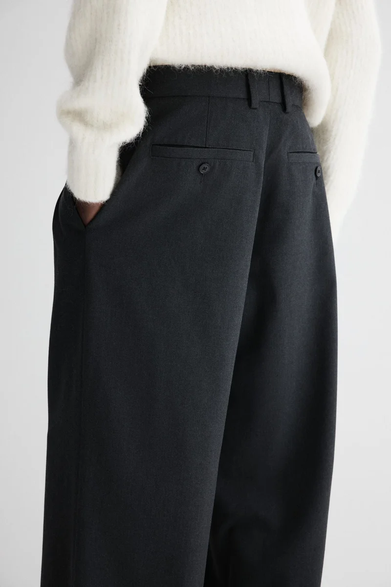 اتش اند ام بنطلون بقصّة واسعة